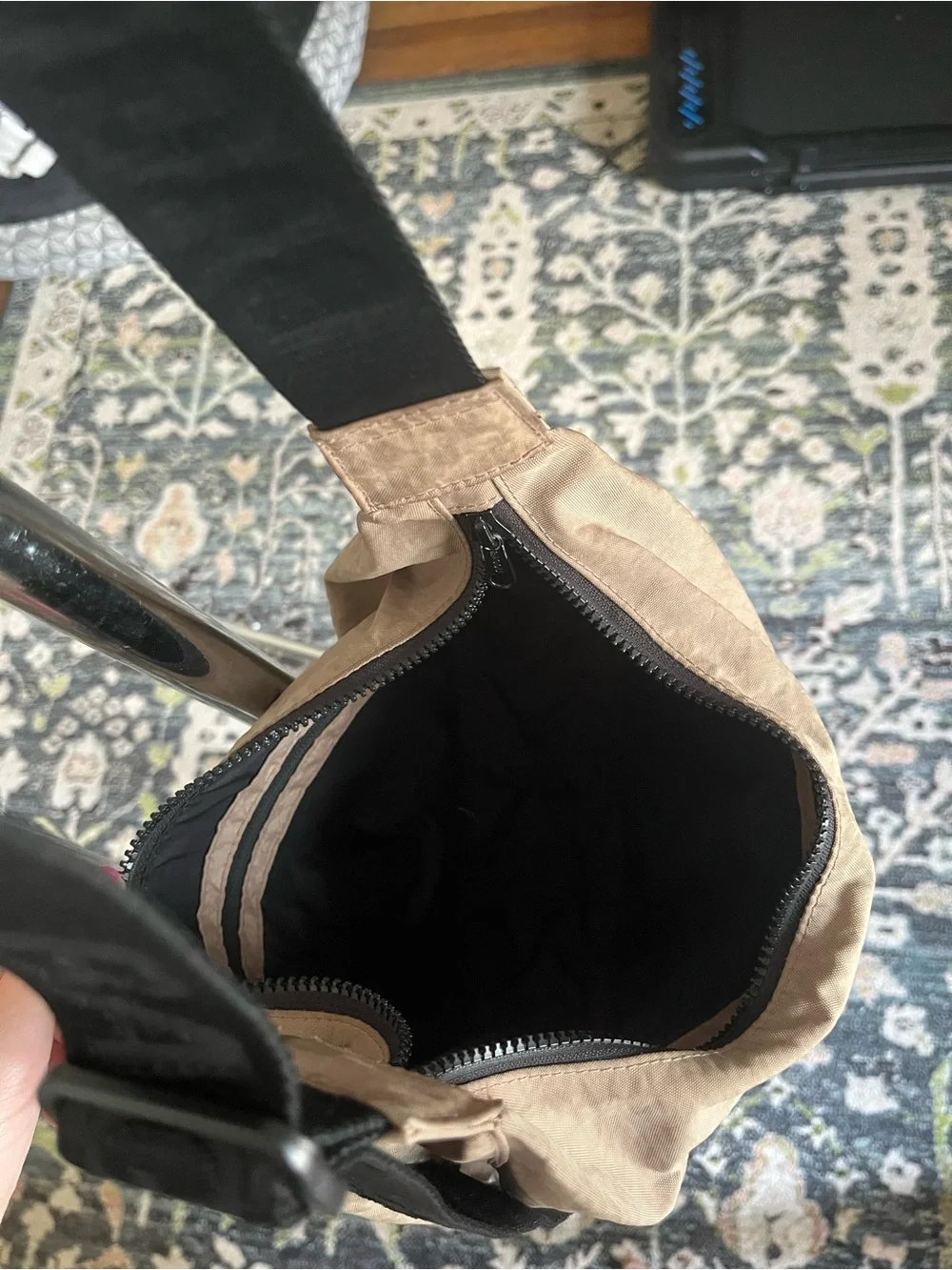 Baggu medium crescent bag color cocoa 🖤🖤